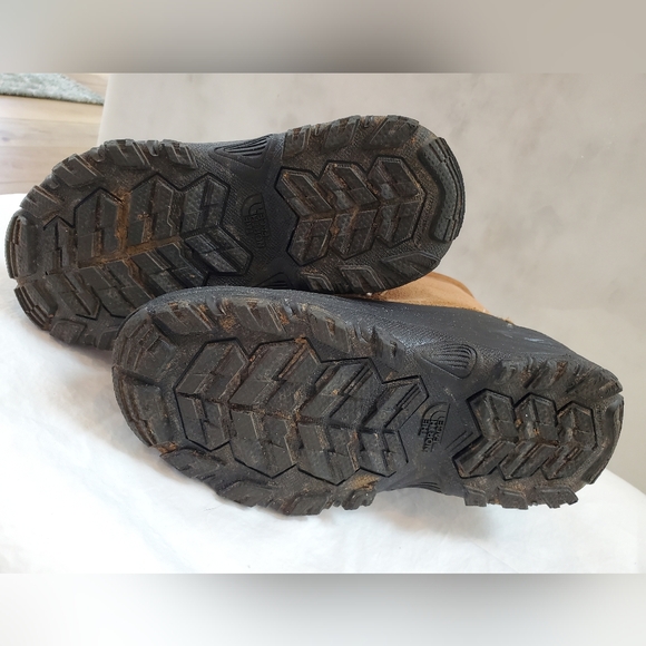 The North Face Chilkat Lace Up Boot - Picture 10 of 15